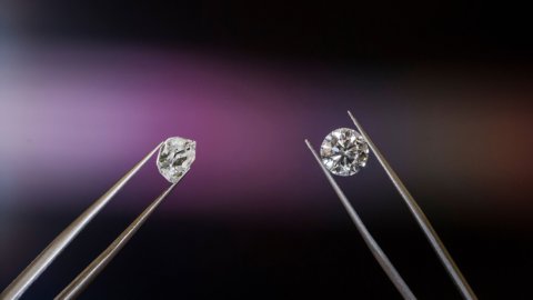 ダイヤモンドの価格は 18 年 2022 月の高値から 2023% 下落しています。XNUMX 年を通じて下落し続けるのでしょうか?