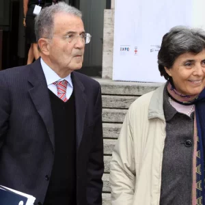 Adiós a Flavia Franzoni, la discreta y culta esposa de Romano Prodi que murió repentinamente