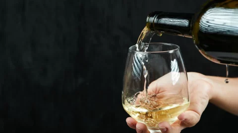 ワイン、蒸留酒、酢: イタリア製が変化と新興市場に乾杯