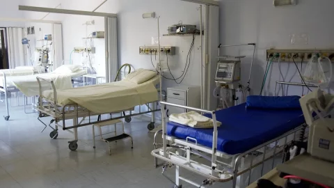 Sanità: tra fuga di medici e mancanza di fondi, allarme ospedali. Il caso Zero48: Tac a rischio per i malati oncologici