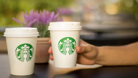 Starbucks cierra sus puertas en Brasil. ¿Etaly también está en riesgo?