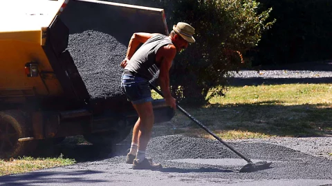 ¿Cómo trabajar con este calor? Las pautas de INPS e Inail: aquí es cuándo puede suspender y cómo protegerse