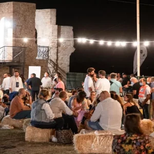 Gobelets d'étoiles : du 28 juillet au 20 août le grand spectacle de la pleine lune et des Perséides en sirotant du vin parmi les rangées et les places des villages italiens