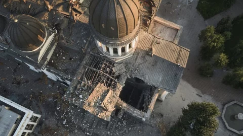 الحرب الأوكرانية: صواريخ على أوديسا ، قتيلان و 2 جريحًا. دمرت الكاتدرائية الأرثوذكسية