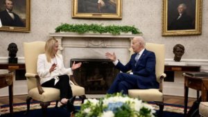 L'incontro di Giorgia Meloni con Joe Biden nello sudio ovale alla Casa Bianca