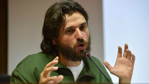 Elezioni Argentina, spunta l’outsider a sinistra: ecco chi è Juan Grabois