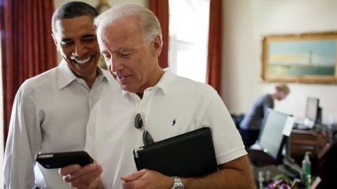 Elezioni Usa, Biden non molla ma i Dem vogliono sostituirlo: da Michelle Obama a Newsom e Whitmer, ecco chi potrebbe avere chance