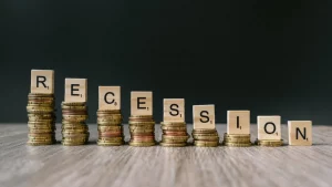 Recessione, l'economia frena