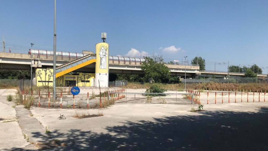 Stazione di Brusciano della Circumvesuviana