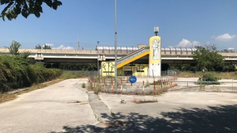 Trasporti: la Circumvesuviana maglia nera per turisti e pendolari. La disavventura di Pompei e le colpe della Regione