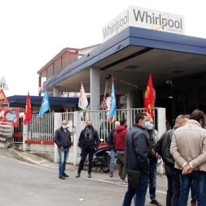 Napoli: Eski Whirlpool anlaşmazlığı kapandı. İtalyan Yeşil Fabrikası'nda tüm çalışanlar yeniden işe alındı