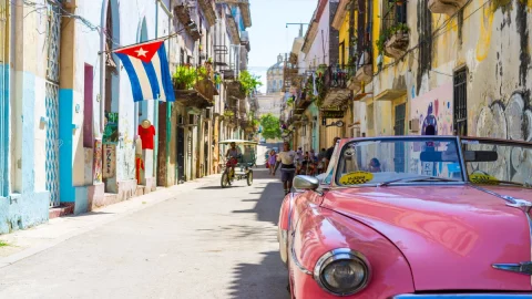 Kuba mengucapkan selamat tinggal pada uang tunai dan beralih ke pembayaran digital