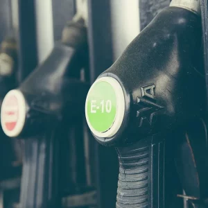 Accise su benzina e diesel: quando sono state introdotte e quanto pesano sul prezzo alla pompa?