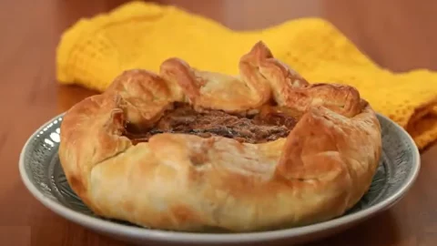 مشروم کے ساتھ بیکیوکا ستمبر کے لیے سست خوراک کے ساتھ "سمر کچن" کی ترکیب۔