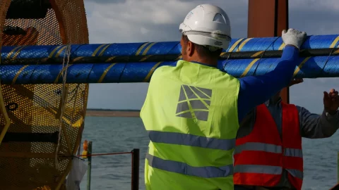 テルナ、プリズミアンにアドリアティック・リンク海底ケーブルの630億XNUMX万ドルの契約を与える