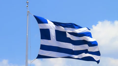 Spread, Yunani lebih baik dari Italia: Obligasi Athena kurang berisiko. Laporan Observatorium Akun Publik Italia