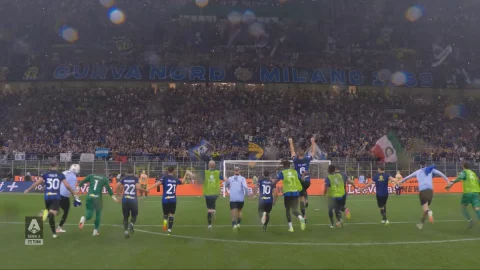 Inter memenangi derby dengan telak dan sendirian memegang kendali, Juve mengatasi Lazio, Napoli hanya berhasil menyamakan kedudukan di final