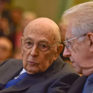 Napolitano: Papa'dan Mattarella'ya pek çok takdir var ancak Occhetto'nun dar görüşlü eleştirisi en iyi takdirdir