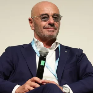 EdiliziAcrobatica : le fondateur et PDG Riccardo Iovino est décédé. Le stock s'effondre sur la Piazza Affari, en vue du conseil d'administration