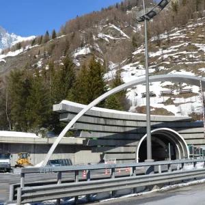 Der Mont-Blanc-Tunnel ist heute für einen Monat geschlossen: Renovierungsarbeiten beginnen, Unternehmen sind besorgt