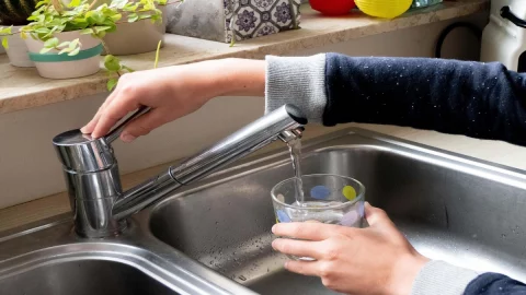 Acqua: Utilitalia promuove il “Patto per l’acqua”. Decine di aziende insieme per migliorare il servizio