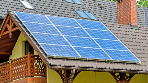 Fotovoltaik: pihak yang memproduksi panel juga harus membuangnya. UE melakukan intervensi terhadap pemulihan terkendali