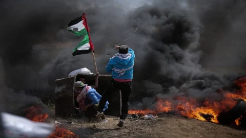 Barometro delle guerre – Israele, raid su campo profughi: “Avanti fino alla vittoria finale”. Ucraina: bombe russe su Kherson