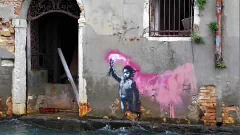 L'« Enfant migrant » de Banksy à Venise : la Banca Ifis finance la restauration