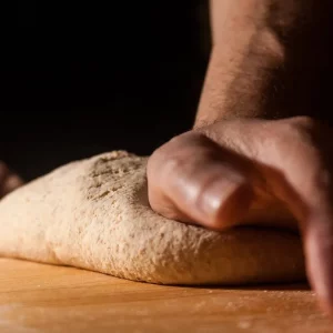 « Des idées en fuite » qui changent des vies : formation pour les détenus de la pâtisserie de la prison d'Alessandria