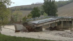 Parma ponte crollato