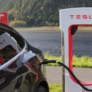 Estaciones de carga eléctrica: Tesla firma un acuerdo con BP para la venta de sus sobrealimentadores. Un movimiento sin precedentes para Elon Musk