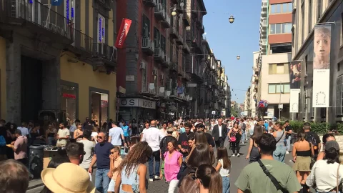 Naples : technologies innovantes et nouvelles entreprises dans l'historique Albergo dei Poor