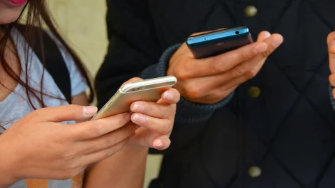 Telefonia: in Italia parte il risiko con possibilità di intrecci e colpi di scena per Vodafone, Iliad, Fastweb e Wind Tre