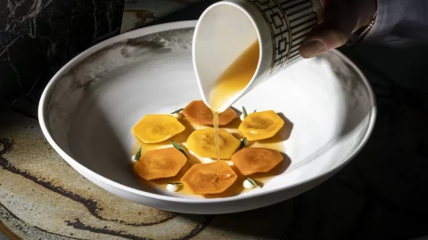 A receita de ravioli de ovelha, pecorino e salgados de Arianna Gatti: um ar de Abruzzo na Forme de Brescia