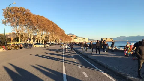 Governo alla prova della mobilità: Napoli e i fondi per i punti di ricarica elettrica