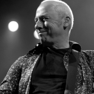 Mark Knopfler, colecția sa de chitare scoasă la licitație la Londra la Christie's