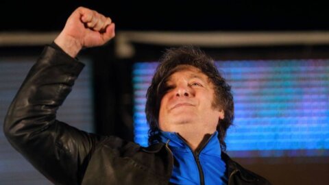 Argentina: un anno di Milei presidente, tra successi macroeconomici e povertà in aumento