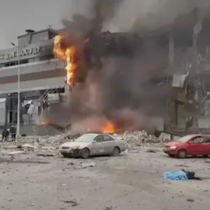 Barômetro das guerras: feroz ataque aéreo russo à Ucrânia. Bombas israelenses em um comboio humanitário