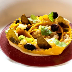 Cartellata di luccio, patata, capperi e olive: la ricetta dello chef Maurizio Bufi per dare un tocco di originalità alla tavola delle feste