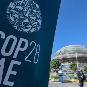 Cop28, un grande risultato anche se le ombre non mancano. Transizione dai fossili, nucleare, dialogo Usa-Cina i punti chiave