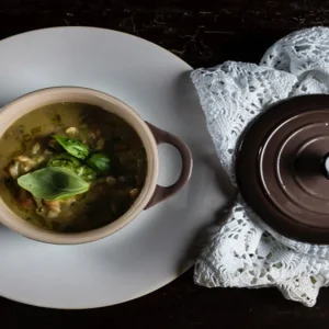 La ricetta del minestrone alla genovese con il pesto dello chef Simone Circella, i buoni sapori liguri di una volta