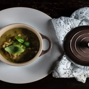 La receta del minestrone genovés con pesto del chef Simone Circella, los buenos sabores de Liguria del pasado