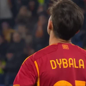 Dybala mencetak tiga gol, menyingkirkan Torino dan membawa Roma lebih dekat ke Liga Champions. Lazio jatuh ke tangan Florence