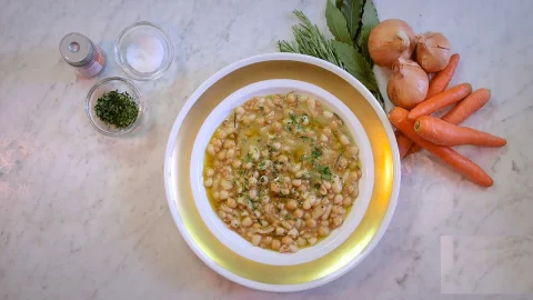 Mescciüa，一种美味的豆类汤，来自贫穷的拉斯佩齐亚传统，简陋但具有丰富的特性