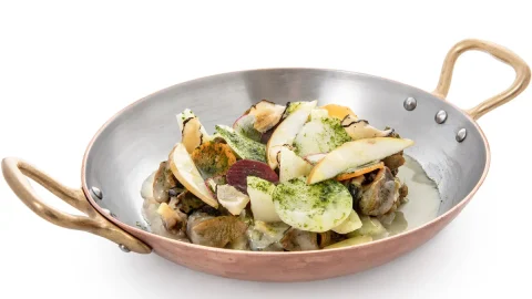 La recette des Escargots aux poireaux Cervere du chef étoilé Gianpiero Vivalda, la savante récupération d'une ancienne tradition