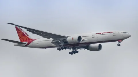 Air India boom: “Compriamo un aereo ogni 6 giorni”. Cosa c’è dietro il clamoroso successo del trasporto aereo indiano