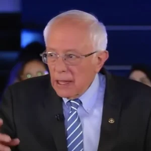 Bernie Sanders, după ce s-a luptat cu Biden din stânga, îl sprijină acum împotriva ciclonului Trump