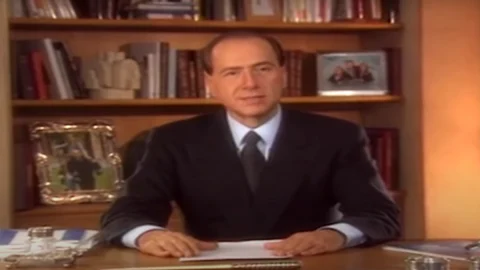 Sucedió hoy: hace 30 años Silvio Berlusconi salió al campo y comenzó la Segunda República