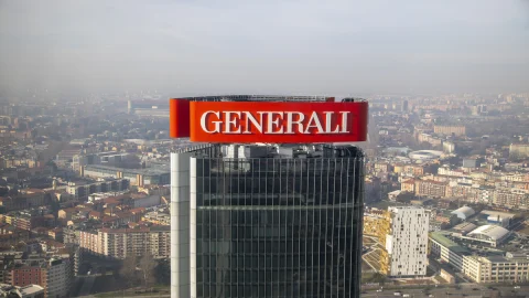 Generali: via libera a bilancio 2023, dividendo e buyback. Ma Delfin e Caltagirone disertano l’assemblea