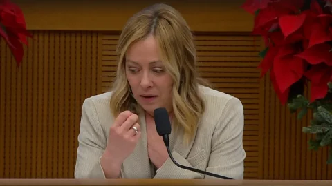 Meloni duda sobre el nuevo Pacto de Estabilidad: primero Sí, luego No y finalmente Sí. ¿Qué pensará Europa de usted y de Italia?